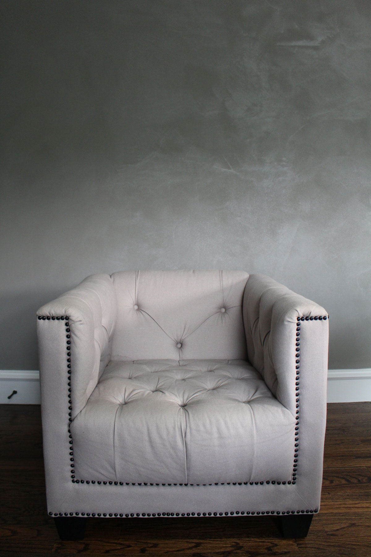 Accent Chair - Quartz Stone Wall